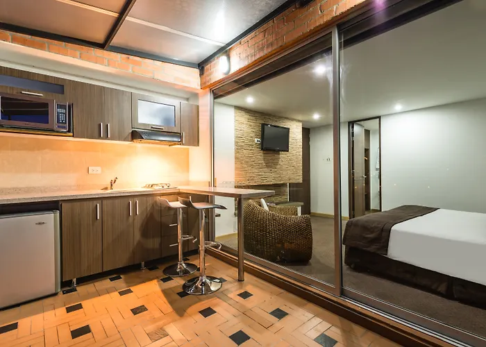 Hotel Regency Suites La Feria